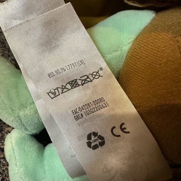 Disney Store Star Wars: The Mandalorian Baby Yoda Grogu - Picture 9 of 9